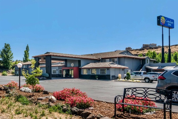 Comfort Inn Columbia Gorge image 1
