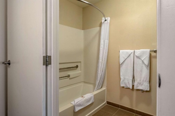 Comfort Inn Columbia Gorge image 14