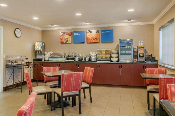 Comfort Inn Columbia Gorge image 16