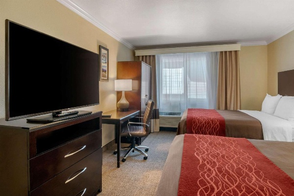 Comfort Inn Columbia Gorge image 2